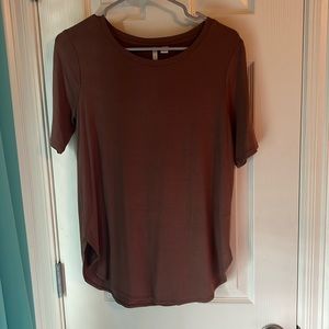 Very pretty brown blouse!🤎